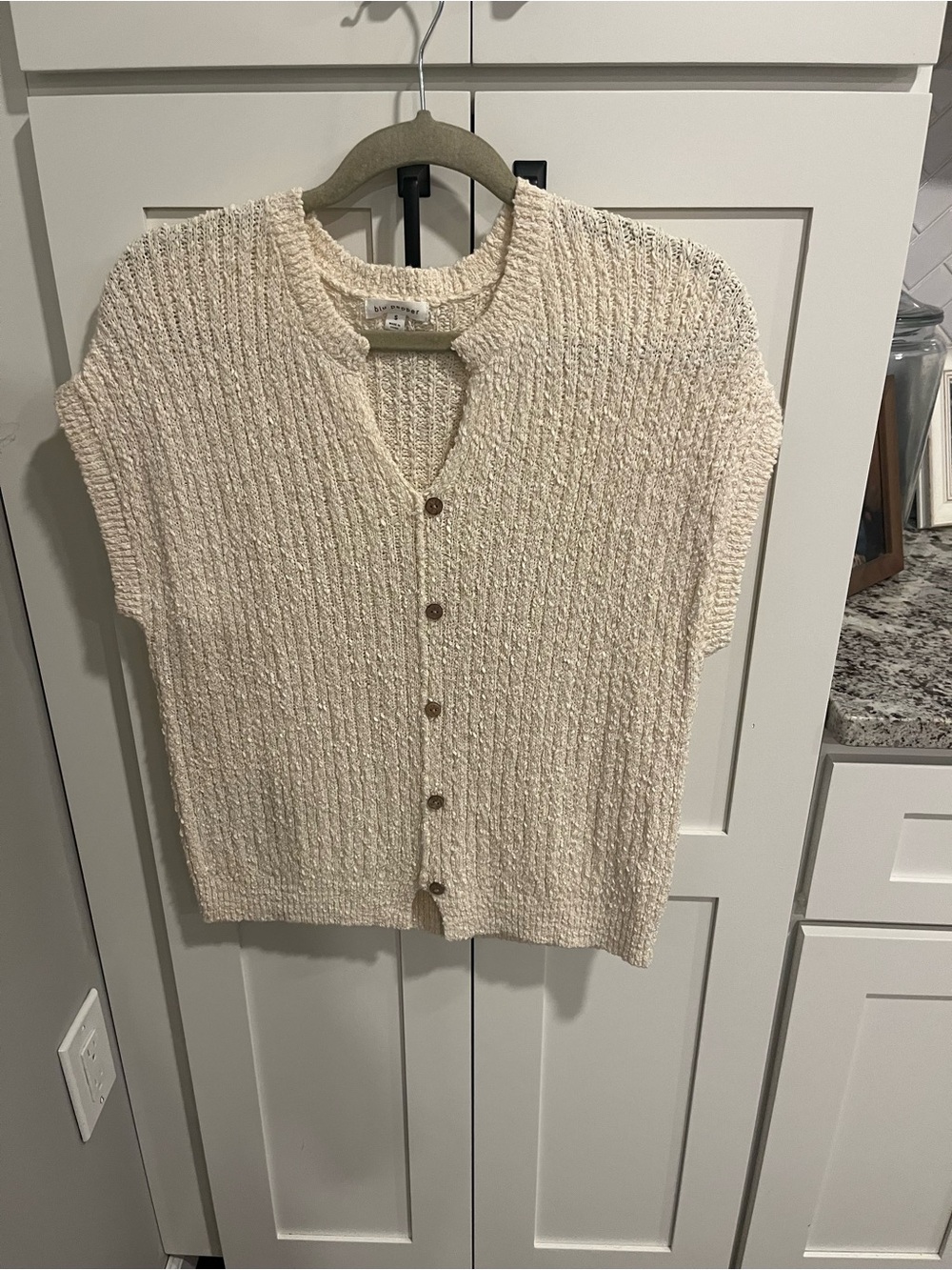 🪴NEW Boutique Shirt🪴
Blu Pepper Cream Textured Short-Sleeve Button Cardigan